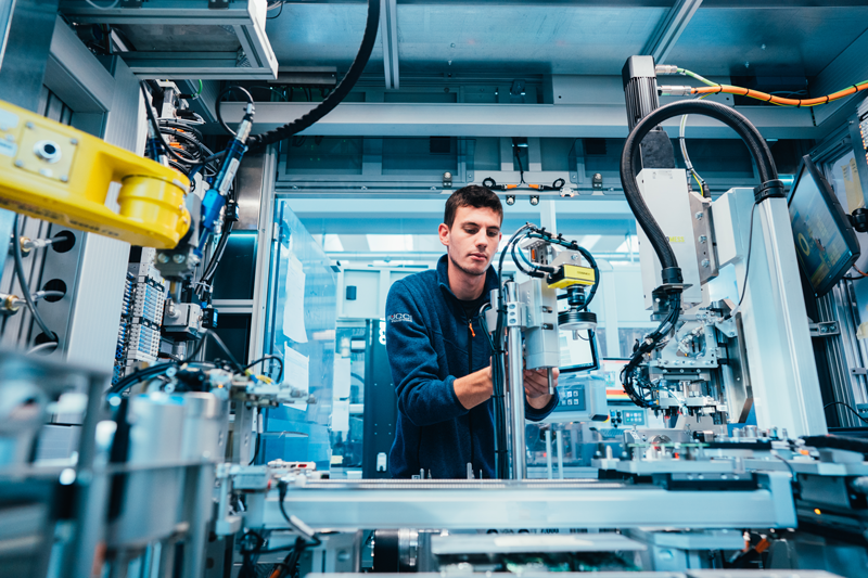 Automação industrial para montagem Sinteco
